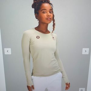 BNWT- lululemon team Canada swiftly tech long sleeve 2.0 size 12